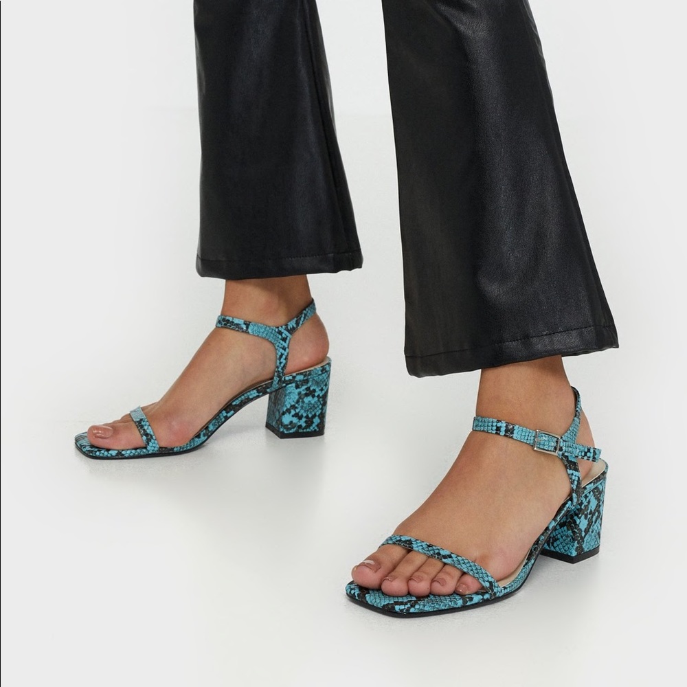 Blue Snake Print Sandals 7.5 Euro 38